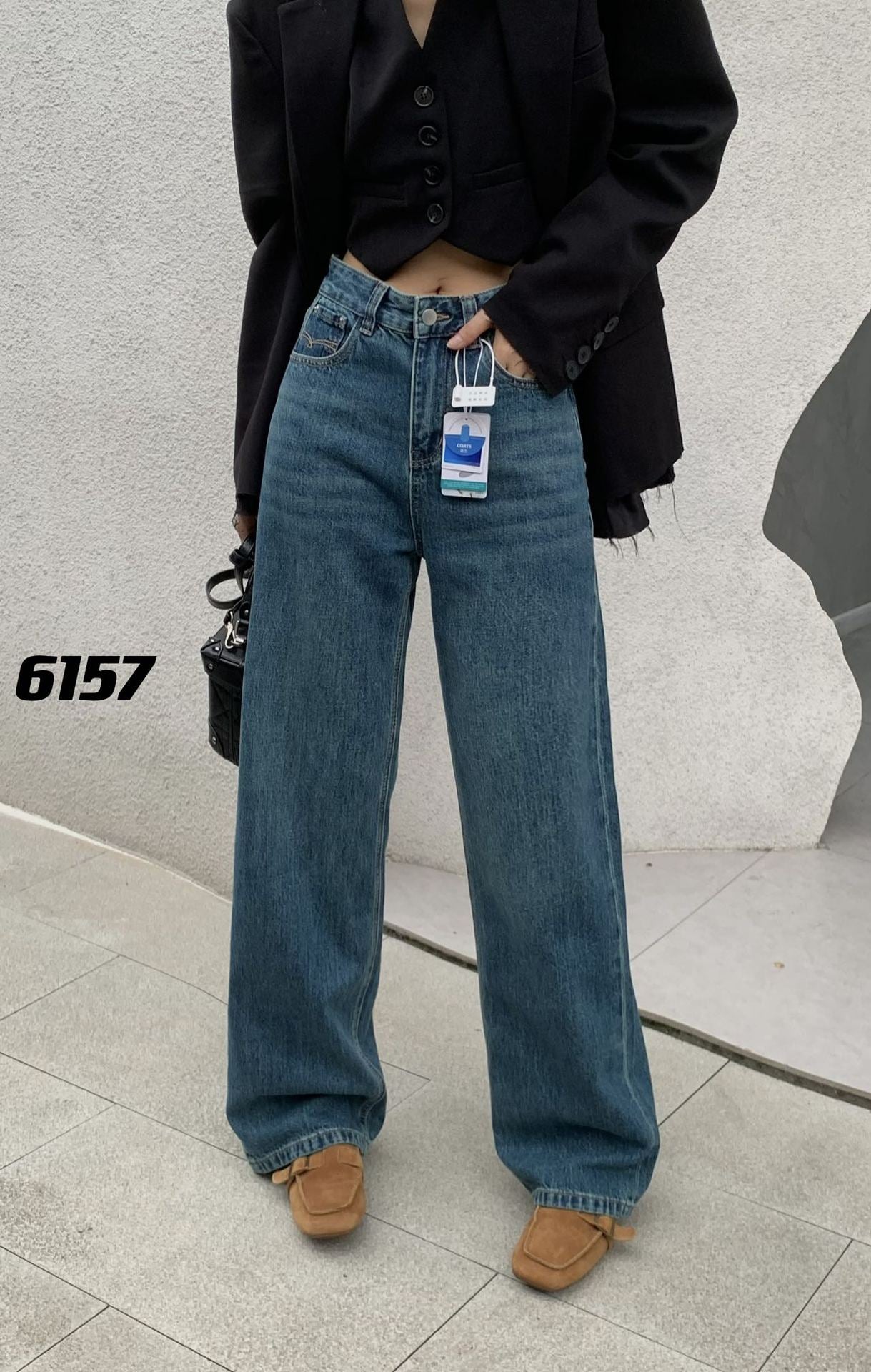 702745391-1