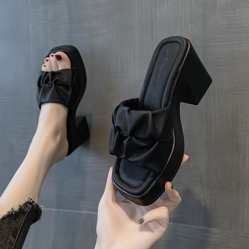 675364613-1
