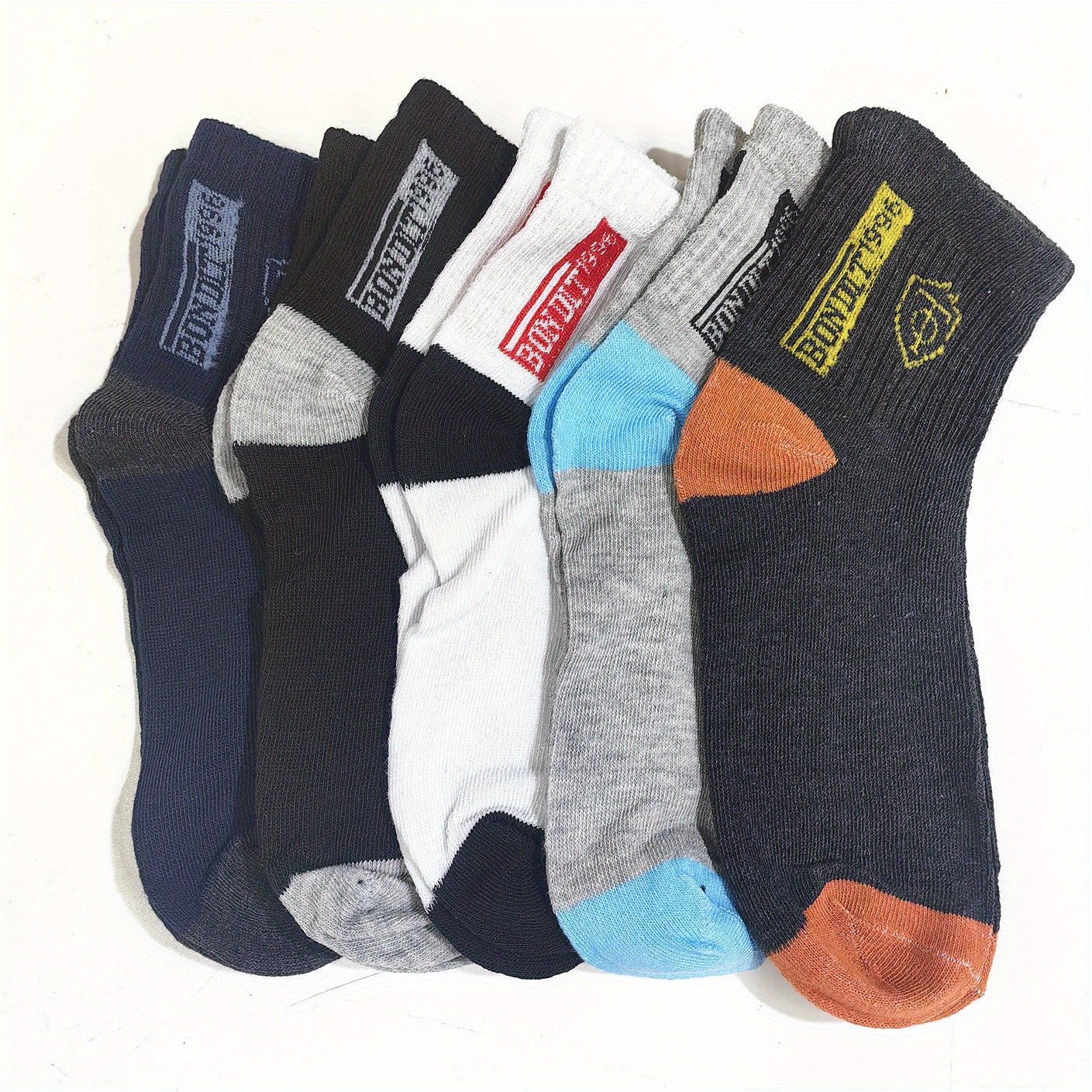 5 Pairs Sweat Absorbing Embroidered Crest Athletic Socks, Ankle Socks, For Women & Men