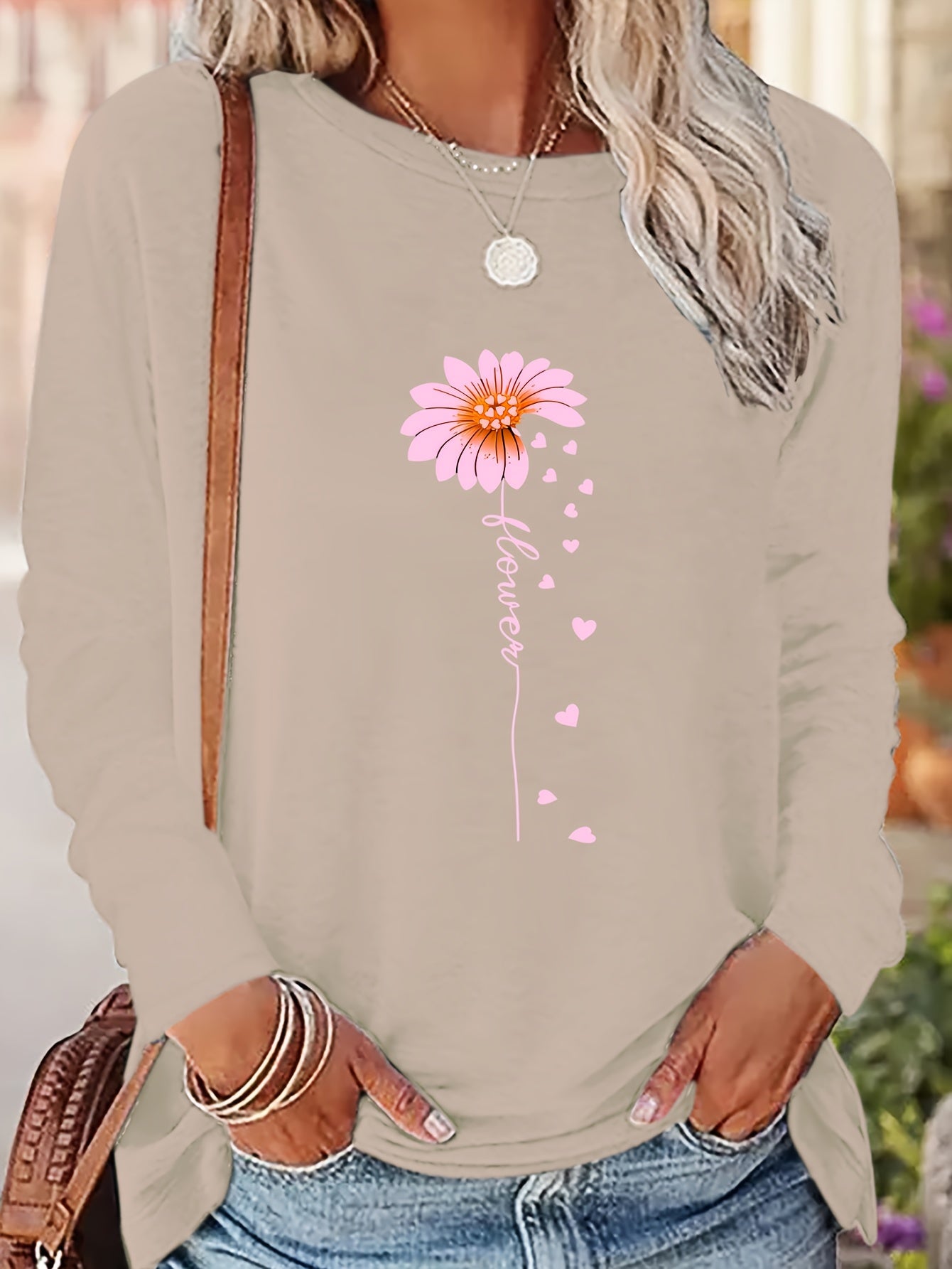 Chic Daisy Print Long Sleeve T-Shirt for Women - Casual Crew Neck, Soft Polyester, Machine Washable - Perfect for Fall & Winter