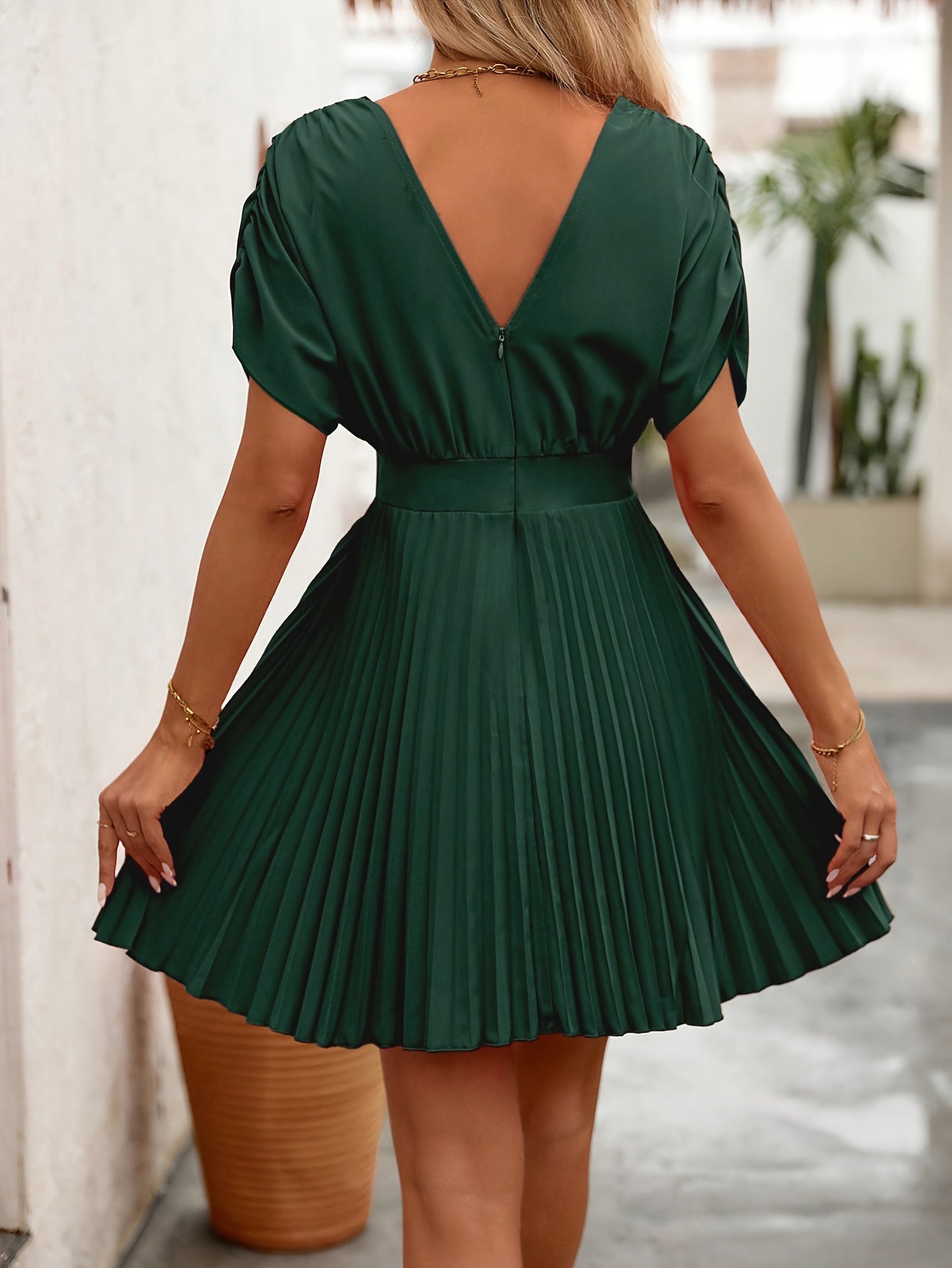 Vestito Elegante Verde con Maniche a Pipistrello e Scollo a V per Donna – Vita Stretta, Orlo Arricciato, Ideale per Abbigliamento Casual Primavera/Estate