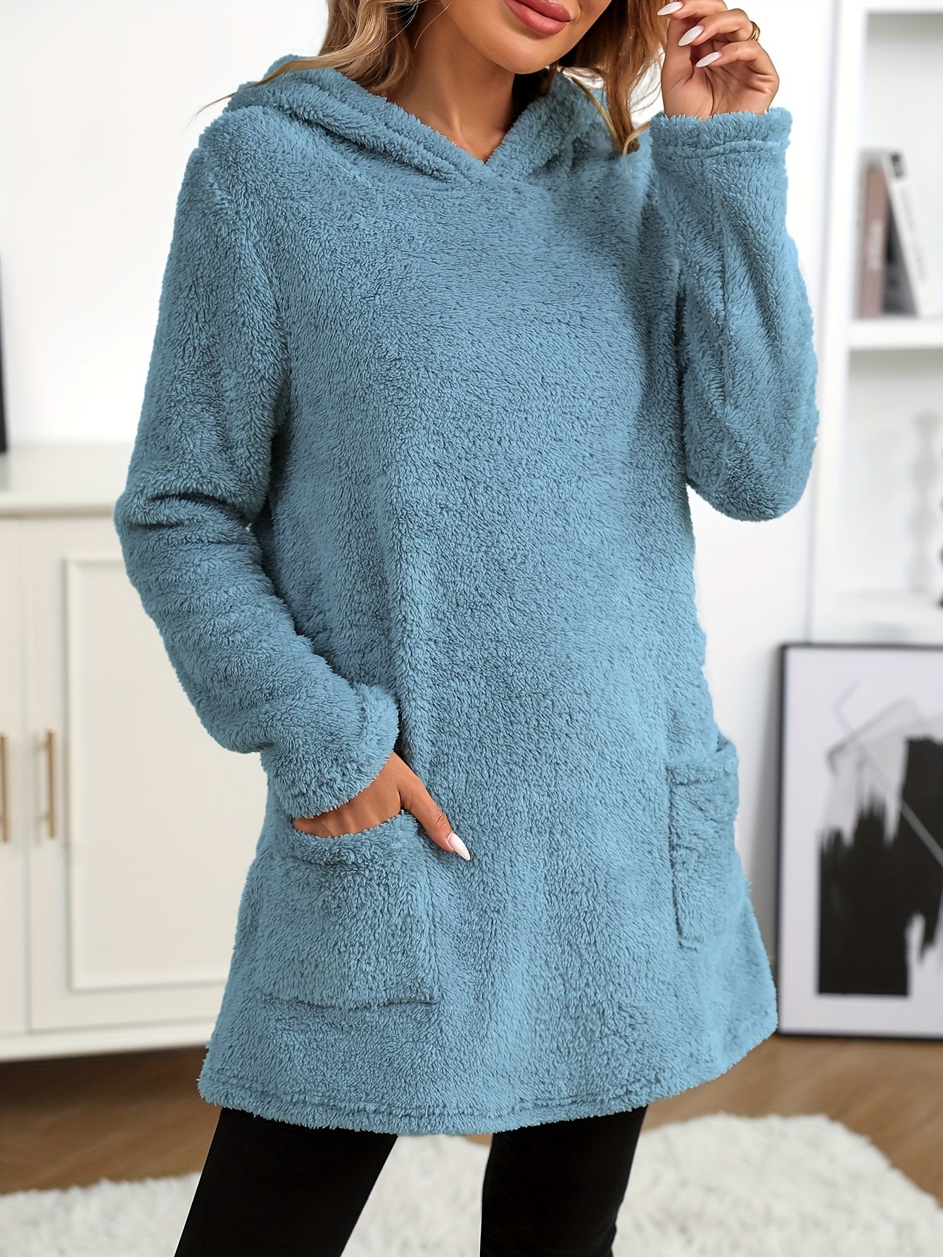 Cozy Fleece Hoodie with Dual Pockets - Casual Long Sleeve Pullover for Women, Perfect for Fall & Winter