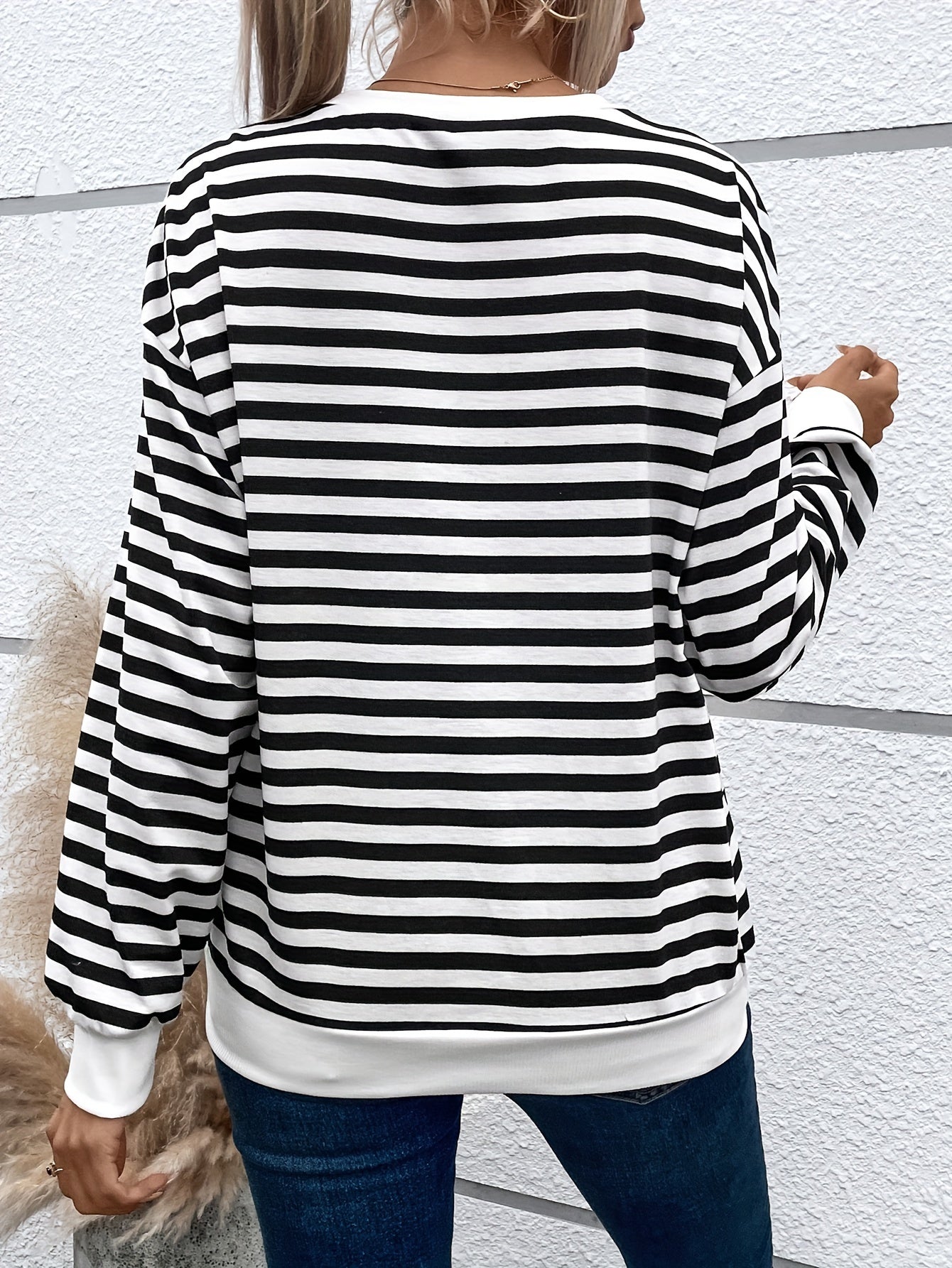 Heart & Striped Pattern Pullover Sweatshirt, Casual Long Sleeve Crew Neck Sweatshirt For Fall & Winter, Women's Clothing