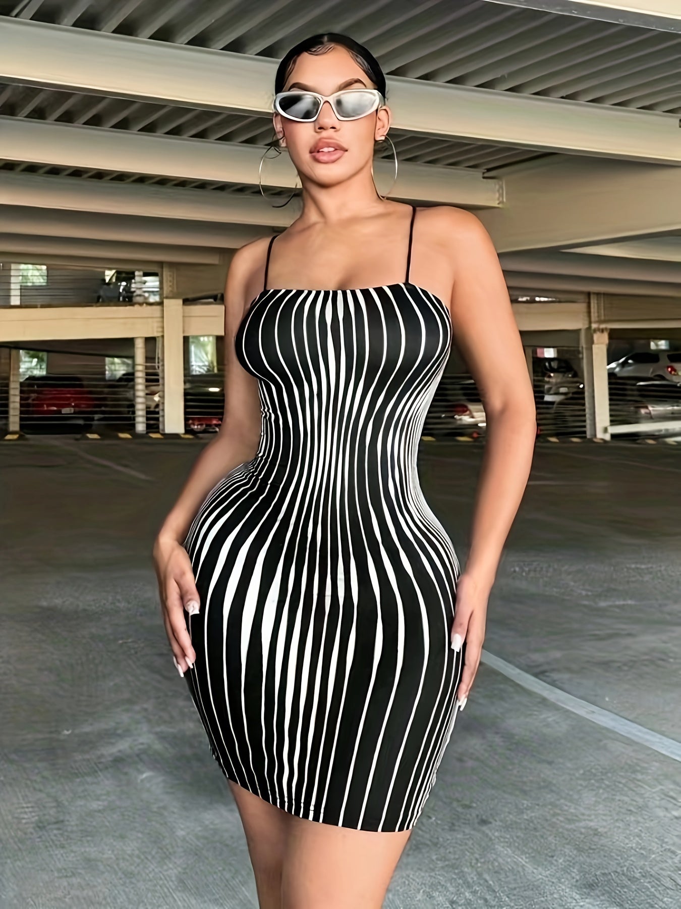 Chic Striped Off-Shoulder Bodycon Dress with Side Detail - Sleeveless, Stretchy Polyester Blend, Machine Washable - Perfect for Spring & Summer