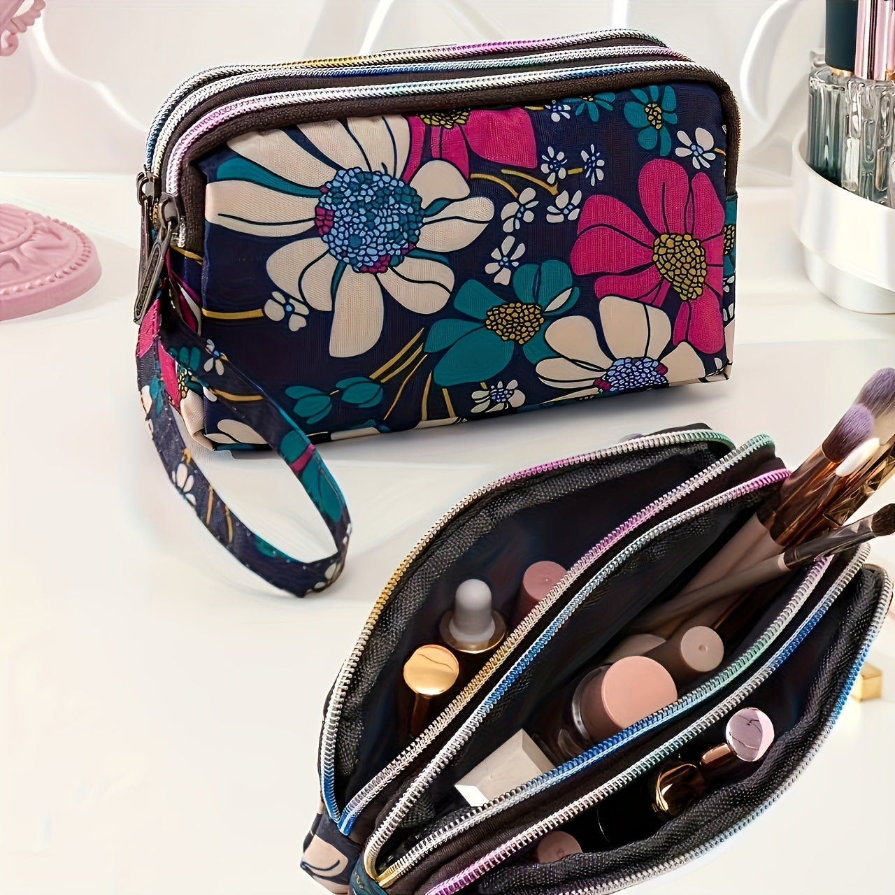 Chic Floral Print Wristlet Wallet for Women - Spacious Clutch with Zipper, Ideal for Travel & Organization, Polyester Coin Purse with Portable Storage Pouch