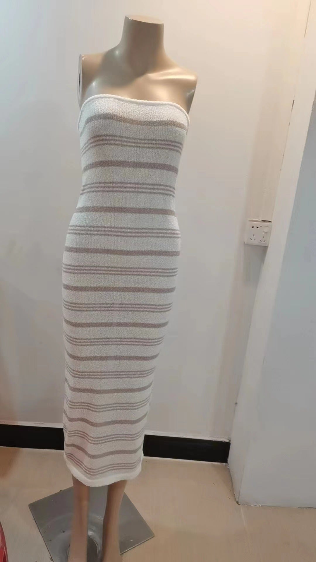 534129779-1