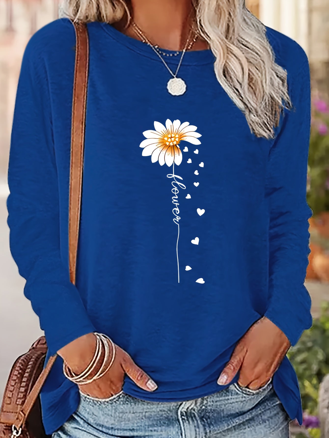 Chic Daisy Print Long Sleeve T-Shirt for Women - Casual Crew Neck, Soft Polyester, Machine Washable - Perfect for Fall & Winter